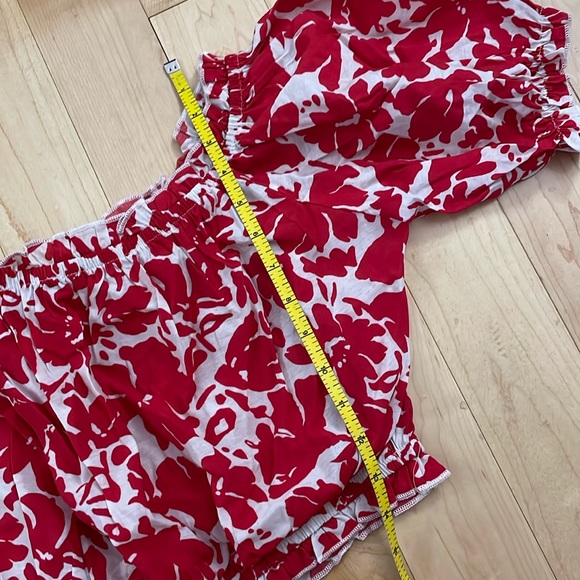 NWT AAKAA Red and White drop sleeve Smocked Crop Blouse Large floral - Picture 9 of 9